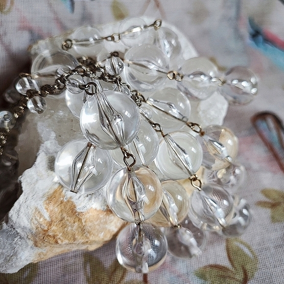 J. Crew Water Bubbles Clear Round Cascading Graduated Lucite Beaded Necklace - Picture 8 of 14